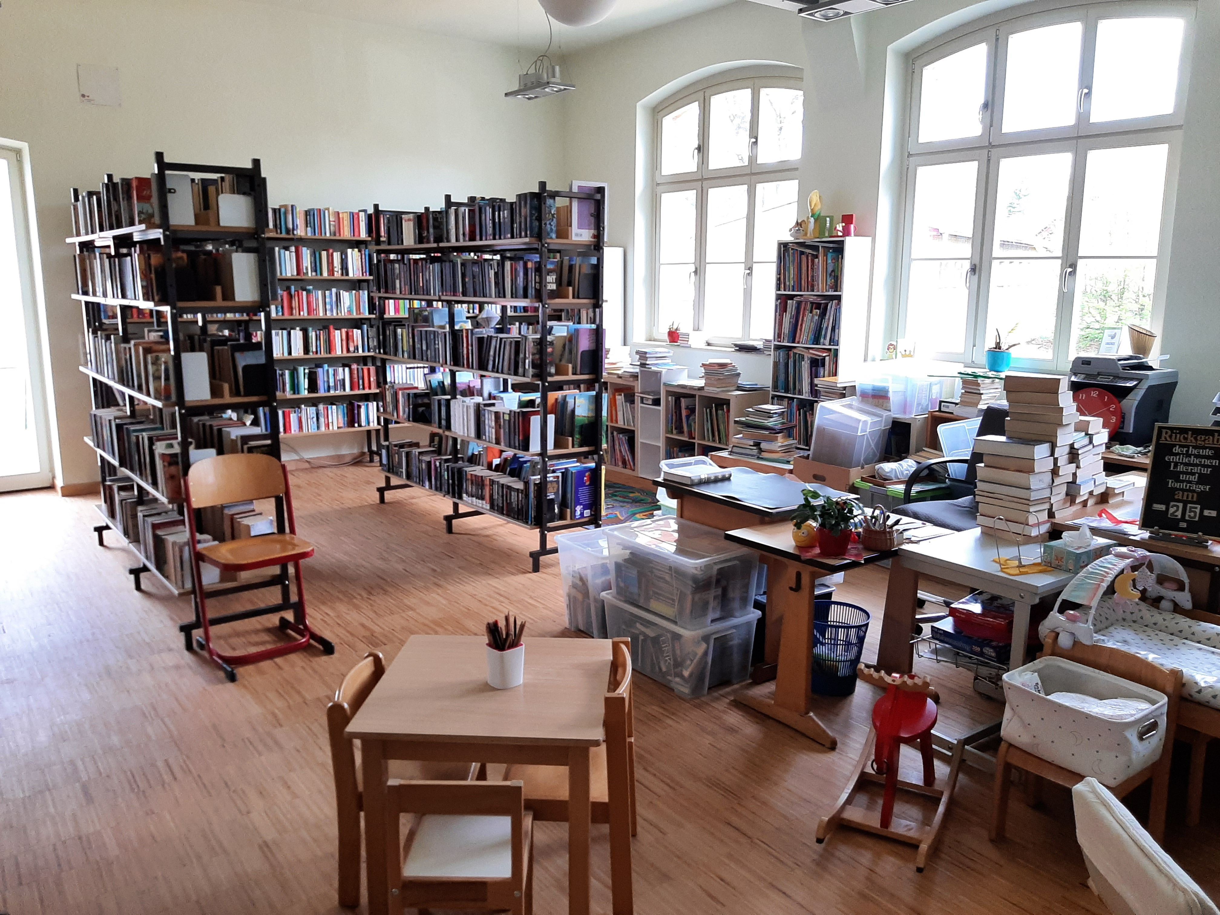 Mehrgenerationenhaus M&auml;rkisch Buchholz FRANZ F&Uuml;HMANN - Bibliothek