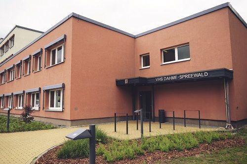 Geb&auml;de der Volkshochschule in K&ouml;nigs Wusterhausen (Foto: Jessica Arndt)